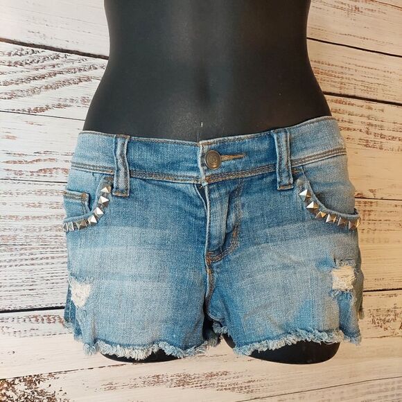 Womans Charlotte Russe Distressed Shorts size 4 - Picture 4 of 15